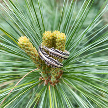 Load image into Gallery viewer, Feather Wrap Ring
