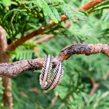 Load image into Gallery viewer, Feather Wrap Ring
